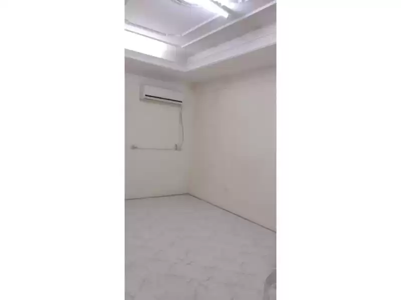 سكني عقار جاهز ستوديو غير مفروش شقة  للإيجار في الدوحة #15214 - 1  صورة 
